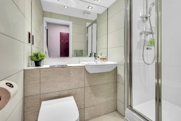 Elegance Apartment at Iconinc, The Edge, Westfield Road, Burley, Leeds, LS31DH - Image 5