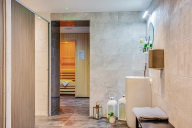 Elegance Apartment at Iconinc, The Edge, Westfield Road, Burley, Leeds, LS31DH - Image 24