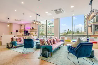 Grande Apartment at Iconinc, The Edge, Westfield Road, Burley, Leeds, LS31DH - Image 7