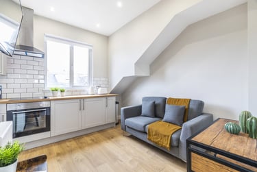 2 bed house, Winstanley Terrace, Hyde Park, Leeds, LS61DS - Image 1