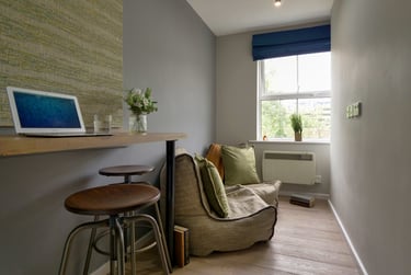 Classic 4 Bed Apartment at Emily Davies, Western Esplanade, Portswood, Southampton, SO152PU - Image 3