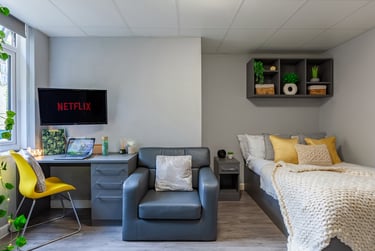 Luxury Studio at Allen Court, 1 Cromwell Range, Fallowfield, Manchester, M146FQ - Image 1