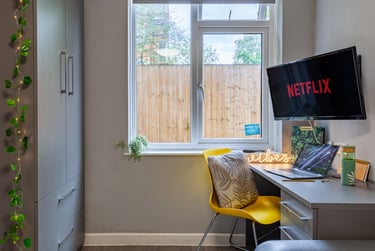 Luxury Studio at Allen Court, 1 Cromwell Range, Fallowfield, Manchester, M146FQ - Image 5