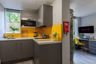 Luxury Studio at Allen Court, 1 Cromwell Range, Fallowfield, Manchester, M146FQ - Image 8