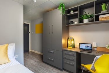 Deluxe Ensuite at Allen Court, 1 Cromwell Range, Fallowfield, Manchester, M146FQ - Image 1