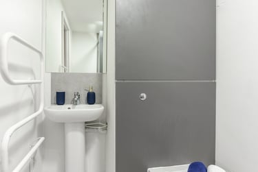 Prestige Studio at Allen Court, 1 Cromwell Range, Fallowfield, Manchester, M146FQ - Image 9