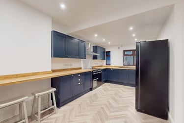 6 bed house, Park Road, City Centre, Loughborough, LE112ED - Image 1