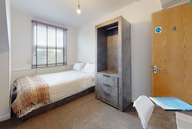 4 bed house, Moorland Avenue, Hyde Park, Leeds, LS61AP - Image 2