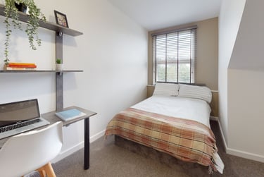 4 bed house, Moorland Avenue, Hyde Park, Leeds, LS61AP - Image 1