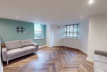 4 bed house, Hyde Terrace, Woodhouse, Leeds, LS29LN - Image 1