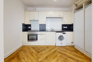 6 bed house, Hyde Park Road, Hyde Park, Leeds, LS61AH - Image 3