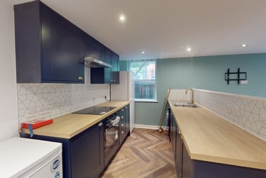 4 bed house, Hyde Terrace, Woodhouse, Leeds, LS29LN - Image 2