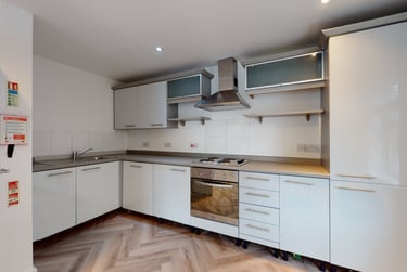 2 bed house, St Ann's Place, Kirkstall, Leeds, LS53LF - Image 2