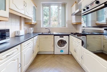 4 bed house, Kirkstone Drive, City Centre, Loughborough, LE113RN - Image 2