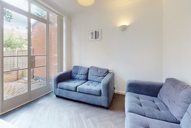 4 bed house, Kirkstone Drive, City Centre, Loughborough, LE113RN - Image 1