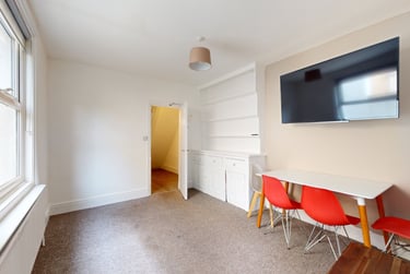 6 bed house, Fishponds Road, Speedwell, Bristol, BS163DT - Image 2