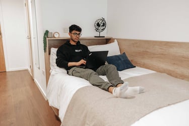 Gold En Suite - Image 4