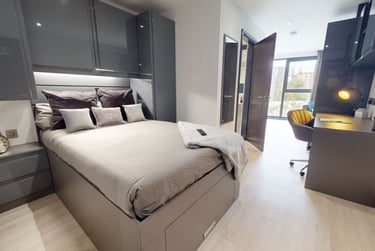 Deluxe Studio at The Residence, St Columbas Close, City Centre, Coventry, CV14BX - Image 1