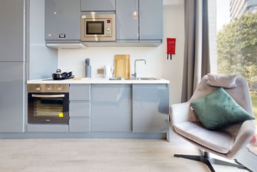 Deluxe Studio at The Residence, St Columbas Close, City Centre, Coventry, CV14BX - Image 2