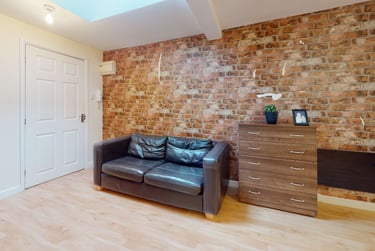 1 bed house, Market Street, City Centre, Loughborough, LE113ER - Image 3