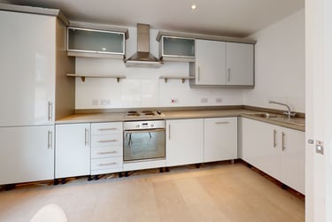 2 bed house, St Ann's Place, Kirkstall, Leeds, LS53LF - Image 3