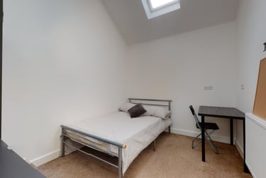 8 bed house, Meadow Lane, City Centre, Loughborough, LE111JY - Image 3