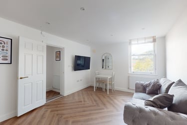 1 bed house, The Grove, Lenton, Nottingham, NG71HA - Image 1