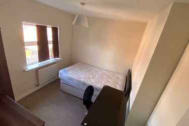 5 bed house, Goods Yard Close, City Centre, Loughborough, LE115EB - Image 4