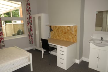 6 bed house, Storer Road, City Centre, Loughborough, LE115EH - Image 2