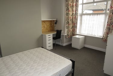 6 bed house, William Street, City Centre, Loughborough, LE113BX - Image 3