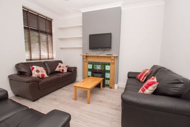 6 bed house, Leopold Street, City Centre, Loughborough, LE115DN - Image 2