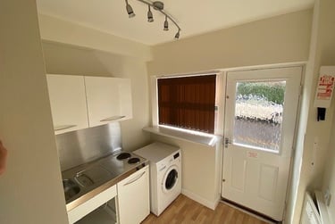 5 bed house, Goods Yard Close, City Centre, Loughborough, LE115EB - Image 2