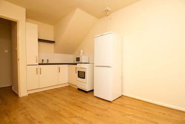 1 bed house, Packe Street, City Centre, Loughborough, LE113EZ - Image 2