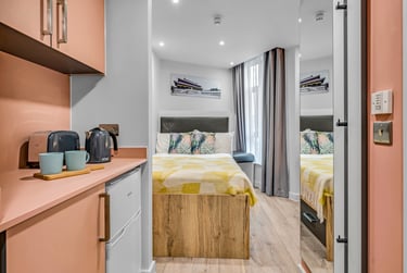 Nest Apartment at Iconinc, Gravity, Beaumont Fee, City Centre, Lincoln, LN11UH - Image 2