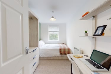 2 bed house, St Anns Court, Kirkstall, Leeds, LS53LF - Image 3