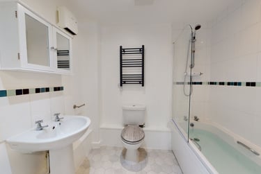 2 bed house, St Anns Court, Kirkstall, Leeds, LS53LF - Image 5