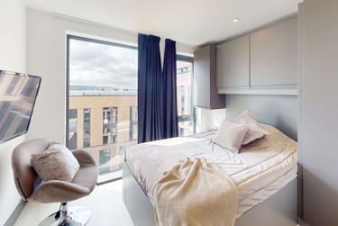 Premium 2 Bed Apartment - Image 1