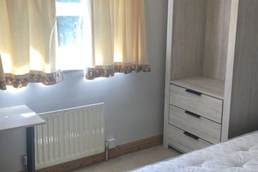 4 bed house, New Ashby Road, City Centre, Loughborough, LE114ET - Image 3