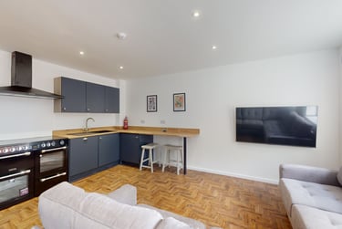 6 bed house, Lenton Boulevard, Lenton, Nottingham, NG72ET - Image 1