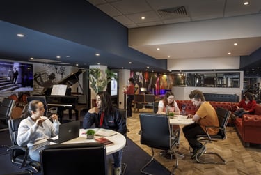 Platinum En-suite Serviced Apartment at Study Inn Brotherton House, Grace Street, Central, Leeds, LS12RP - Image 18