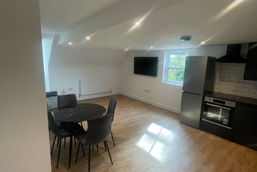 2 bed house, Park Road, City Centre, Loughborough, LE112ED - Image 1