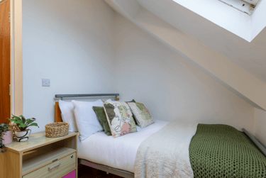 Bronze Ensuite - Image 1