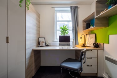 Silver Non Ensuite - Medium at Manchester Student Village, Lower Chatham Street, City Centre, Manchester, M15SX - Image 2