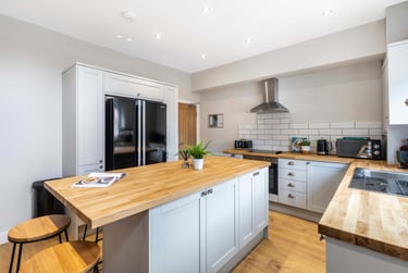 6 bed house, Norwood Road, Hyde Park, Leeds, LS61DZ - Image 1