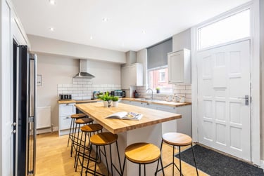 6 bed house, Norwood Road, Hyde Park, Leeds, LS61DZ - Image 2