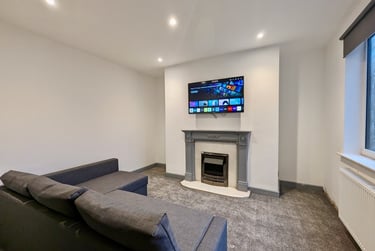 3 bed house, High Street North, Langley Moor, Durham, DH78JH - Image 2