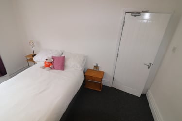 8 bed house, Chichester Street, Newton, Chester, CH14AD - Image 3