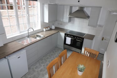 8 bed house, Cambrian View, University of Chester, Chester, CH14DF - Image 1
