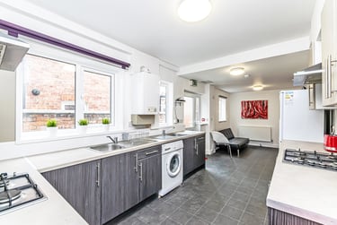 7 bed house, Garden Lane, City Centre, Chester, CH14EN - Image 1