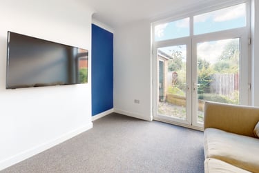 6 bed house, Outwoods Avenue, Shelthorpe, Loughborough, LE113LP - Image 2